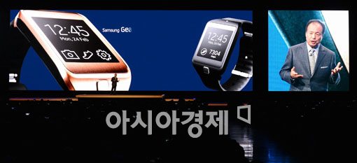 [포토]삼성, 갤럭시기어2로 웨어러블 시장 공략 