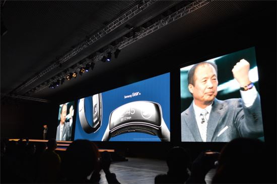 [MWC2014]"삼성 갤럭시S5, 스펙 아닌 사람을 고민했다"