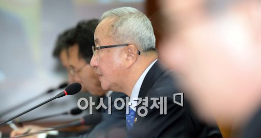 [포토]모두발언하는 현오석 경제부총리