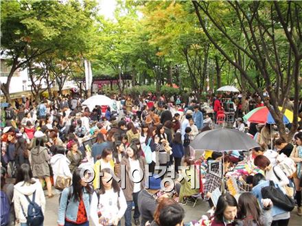 따뜻한 '손노동의 부활'‥홍대거리 축제 공간 '프리마켓'