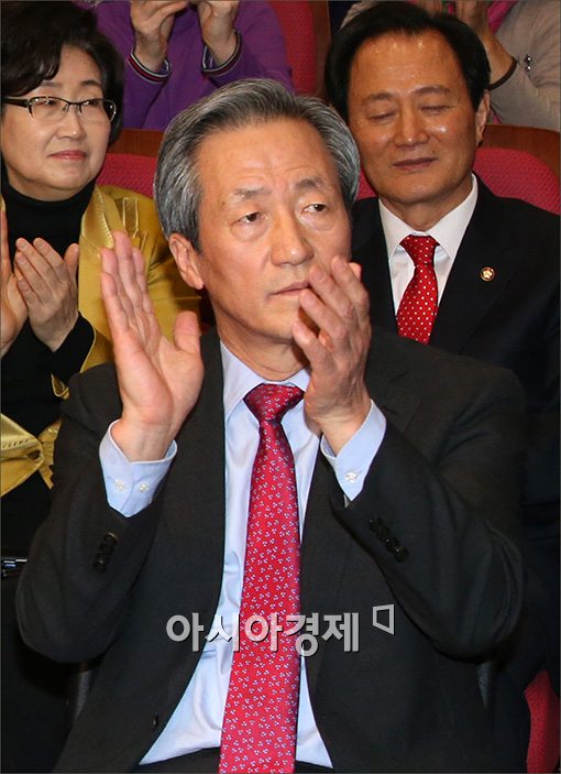 [포토]박수치는 정몽준 의원