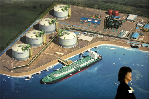 싱 천연가스 허브 성큼…“제2 LNG 터미널도 짓는다”