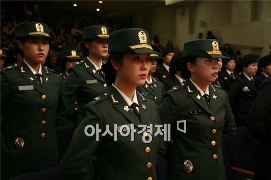 성신여대 ROTC 또 남군들 제쳤다