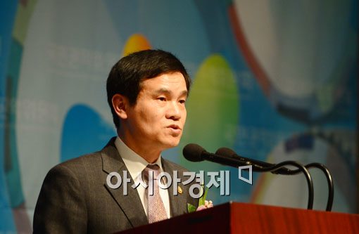 [포토]기념사하는 이성보 국민권익위원장 