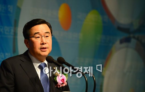 [포토]축사하는 김정훈 국회 정무위원장 