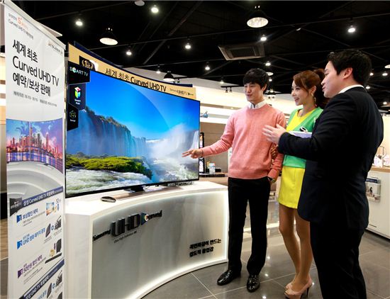 삼성 커브드 UHD TV, 출시 열흘만에 예약판매 120대
