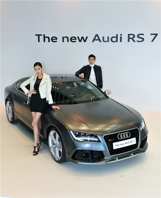 아우디, 가속·연비力 모두 잡은 'RS7 스포트백' 출시