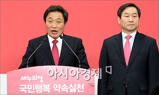 [포토]유정복 전 장관 지지선언하는 이학재 의원