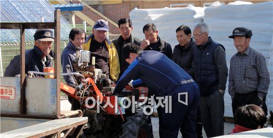 함평군 영농철 농기계순회수리 주민들 큰 호응