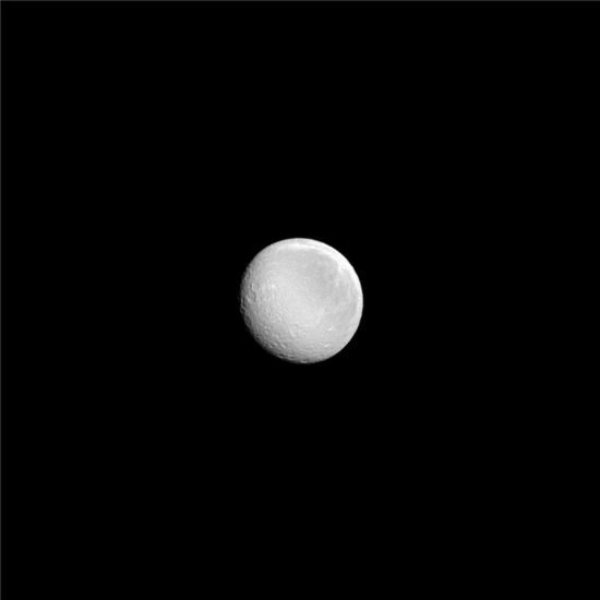 밝게 빛나는 토성의 달 '레아(Rhea)'