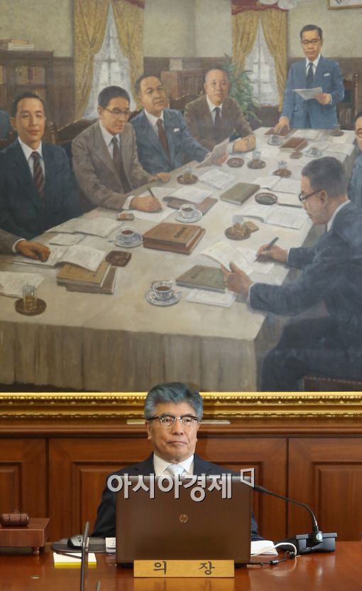 [포토]금통위 주재하는 김중수 한은 총재