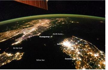 ▲우주에서 본 아시아의 밤. (출처:온라인커뮤니티)