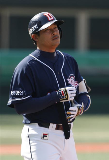 김동주, 팀 떠난다…두산, 보류선수 명단서 제외