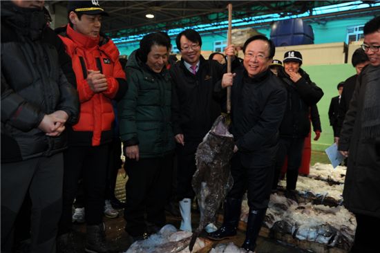 이주영 장관 "모든 규제 원점 재검토…민관규제개혁협의회 구성"