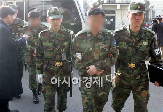 軍지휘관 刑 감경권 제한 추진
