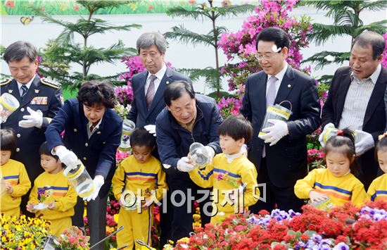 [포토]"2014마리 함평나비 축제성공 기원담아 훨훨" 