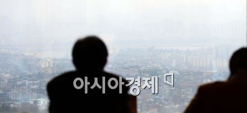 [포토]옅은 황사 속 서울 도심