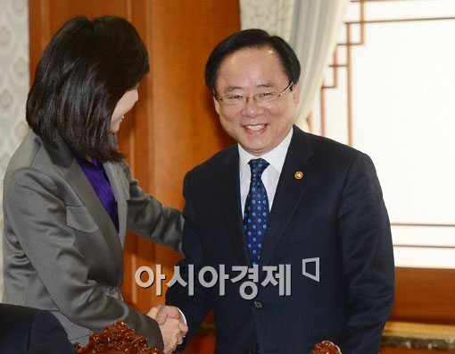 [포토]밝은 표정의 이주영 해양수산부 장관 