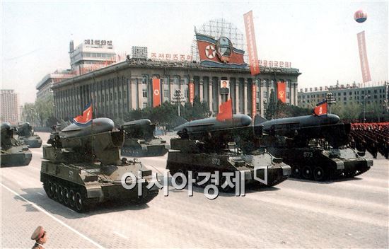 북한이 열병식에 선보인 미사일