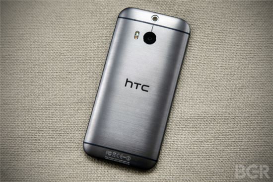 HTC, 차기 주력폰 'M8' 공개…"갤S5 나와라"