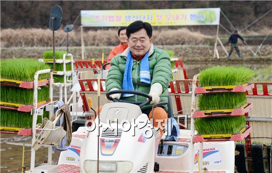 순천시, 55년 이어온 조기재배 벼 모내기 행사 가져