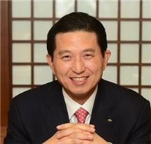 임영록 KB금융그룹 회장, 자사주 매입 '책임경영' 