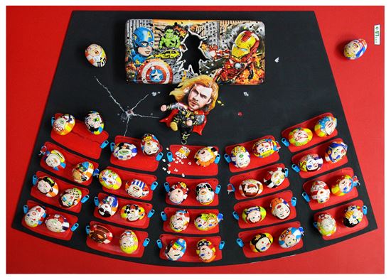 '3D IMAX', 110X80X7cm, 도자기에 중화도안료 2014년.