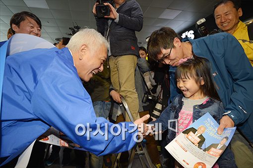 [포토]"아저씨가 살기좋은 세상만들어줄께"