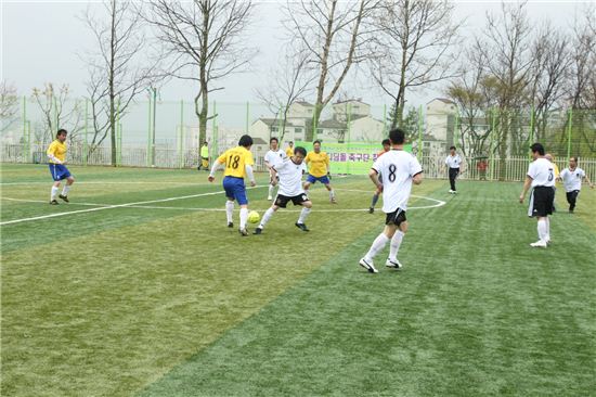 구로 디딤돌축구단 시합 장면 