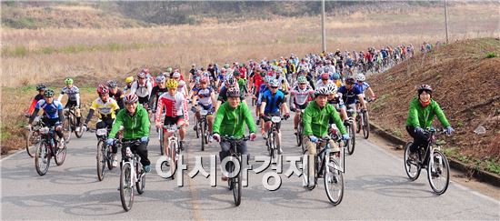 고창군수배 전국산악자전거대회 성황