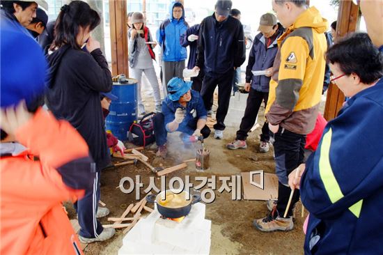 장성군 농업기술센터에서 지난 29일부터 30일까지 이틀간 수도권 지역에 거주하는 도시민 35명을 대상으로 ‘귀농귀촌 예정자 1박2일 현장교육’을 실시했다. 
