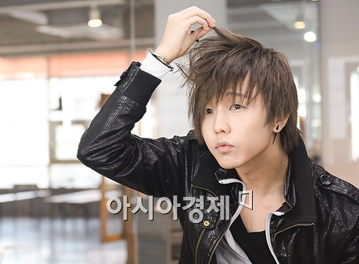 [포토]JJCC 이코, 부시시한 헤어스타일도 멋있네~(스타24시)