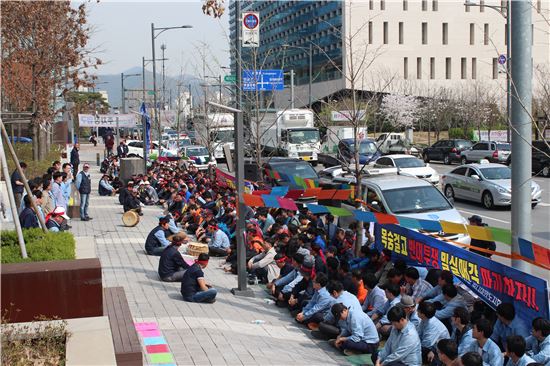 위니아만도, KG그룹 인수추진 반대…대규모 파업