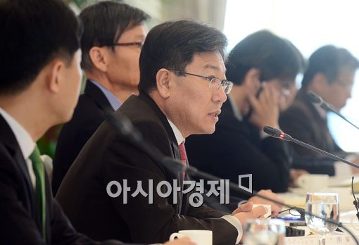 [포토]인사말하는 윤상직 산업통산자원부 장관 