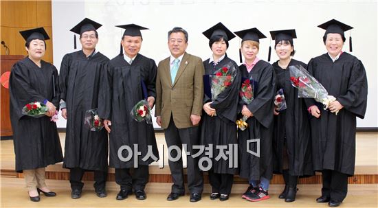 [포토]광주시농업기술센터, 빛고을농업대학 졸업식 개최   