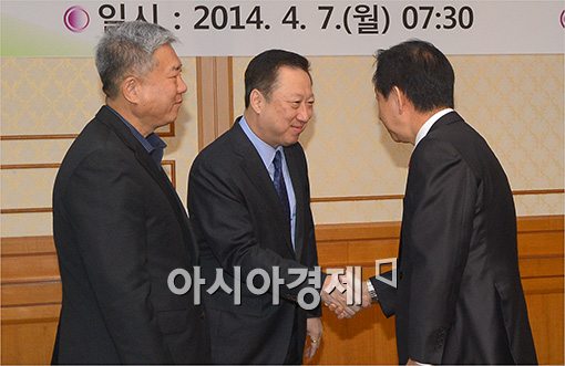 [포토]노사정 회의 참석한 박용만 회장