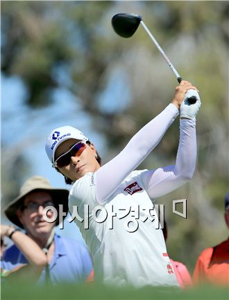 박세리가 크라프트나비스코챔피언십 최종일 3번홀에서 티 샷을 날리고 있다. 란초미라지(美 캘리포니아주)=Getty images/멀티비츠