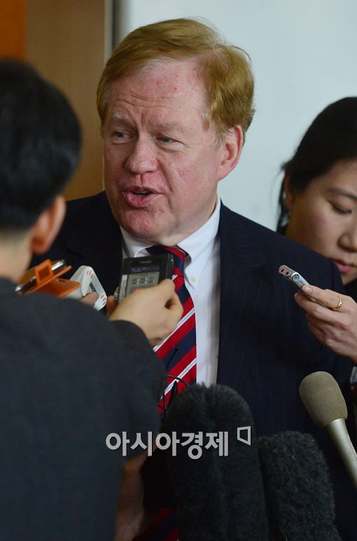 [포토]북한 주민의 인권개선 방안 논의한 로버트 킹 특사 