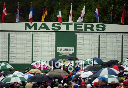 [골프포토] "오늘은 비~"