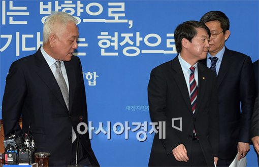 [포토]안철수, 김한길 '무공천' 기자회견