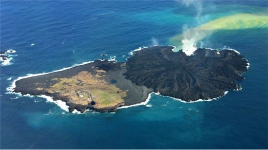 오가사와라 제도 화산 섬 점점 커지는 중 "살아있네"