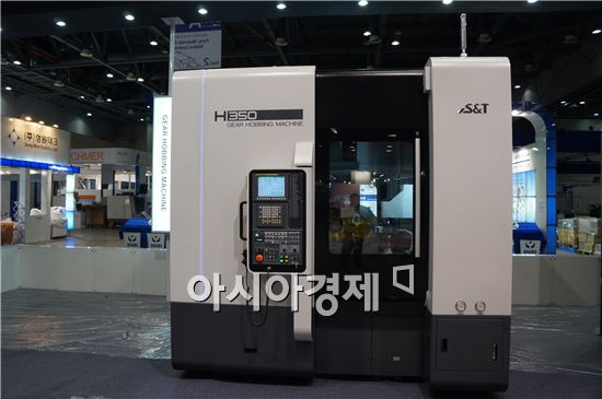 S&T중공업, 공작기계전시회 SIMTOS 2014 참가