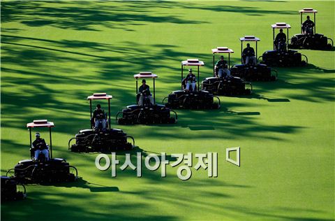 [골프포토] "디봇이 없어~"