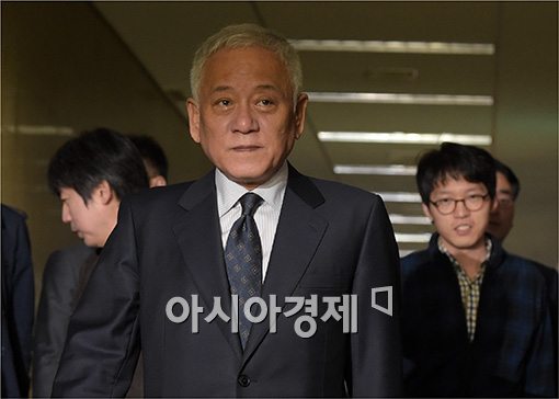 [포토]비공개 회의 참석하는 김한길 대표