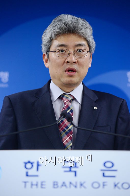 [포토]한국은행, 3개월만에 수정 발표한 2014년 경제전망은?