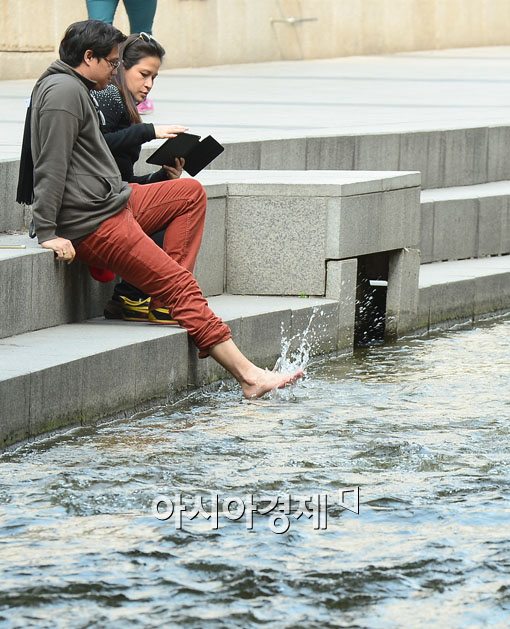 [포토]초여름 날씨에 첨벙첨벙 