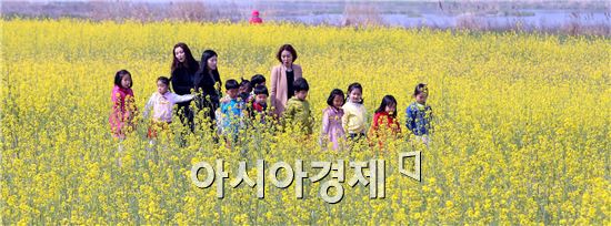 [포토]광주 북구 동림동 산동교  유채꽃 단지로 오세요