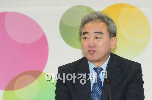 [포토]인사말하는 유진룡 문화체육관광부 장관 