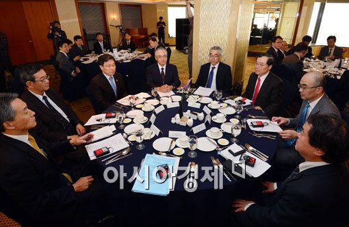 [포토]윤상직 장관, 일본 기업인들 만나 규제개혁 논의 