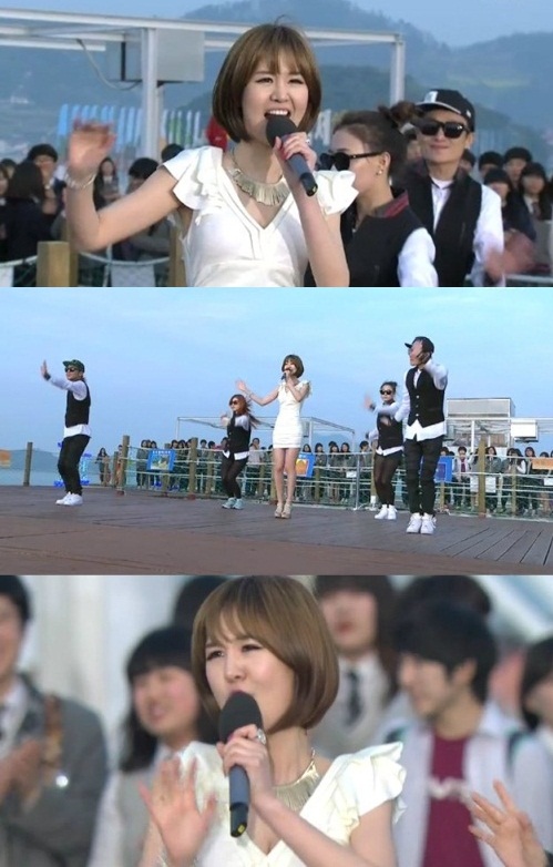KBS1 '6시 내고향'에 출연한 윤수현이 '천태만상'을 열창하고 있다./ KBS1 '6시 내고향' 방송 캡처